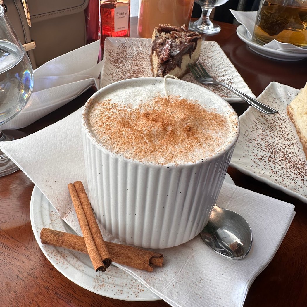 Saint JJH & Café 1